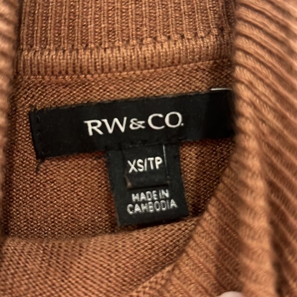 RW&co classic turtleneck sweater - Picture 3 of 6